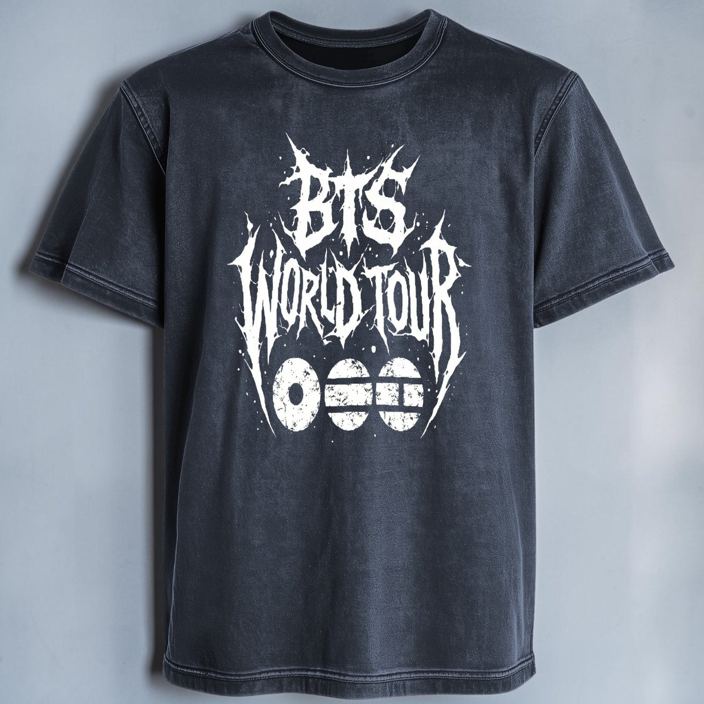 Polera Acid Wash BTS Arirang World Tour Tribal, vista lateral - Oh My Merch Chile