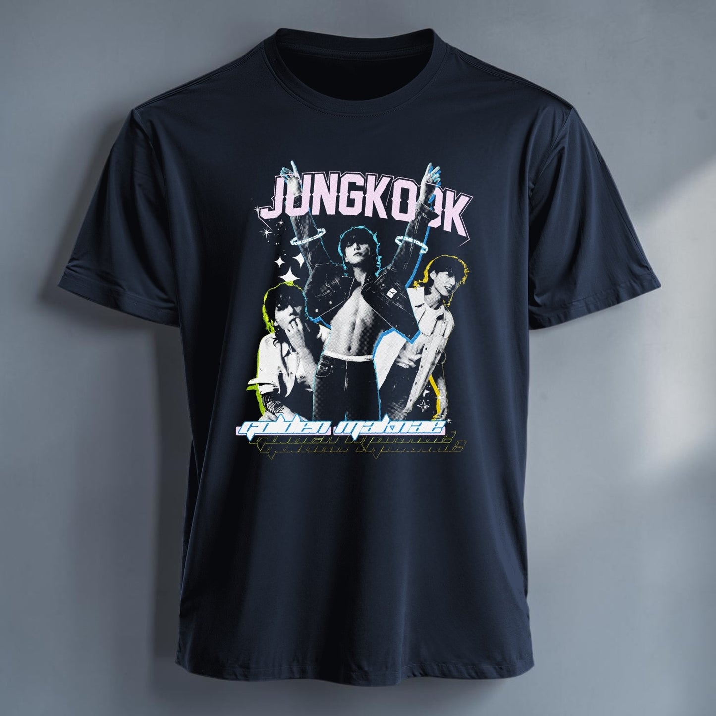 Polera Jungkook, detalle del estampado - Oh My Merch Chile