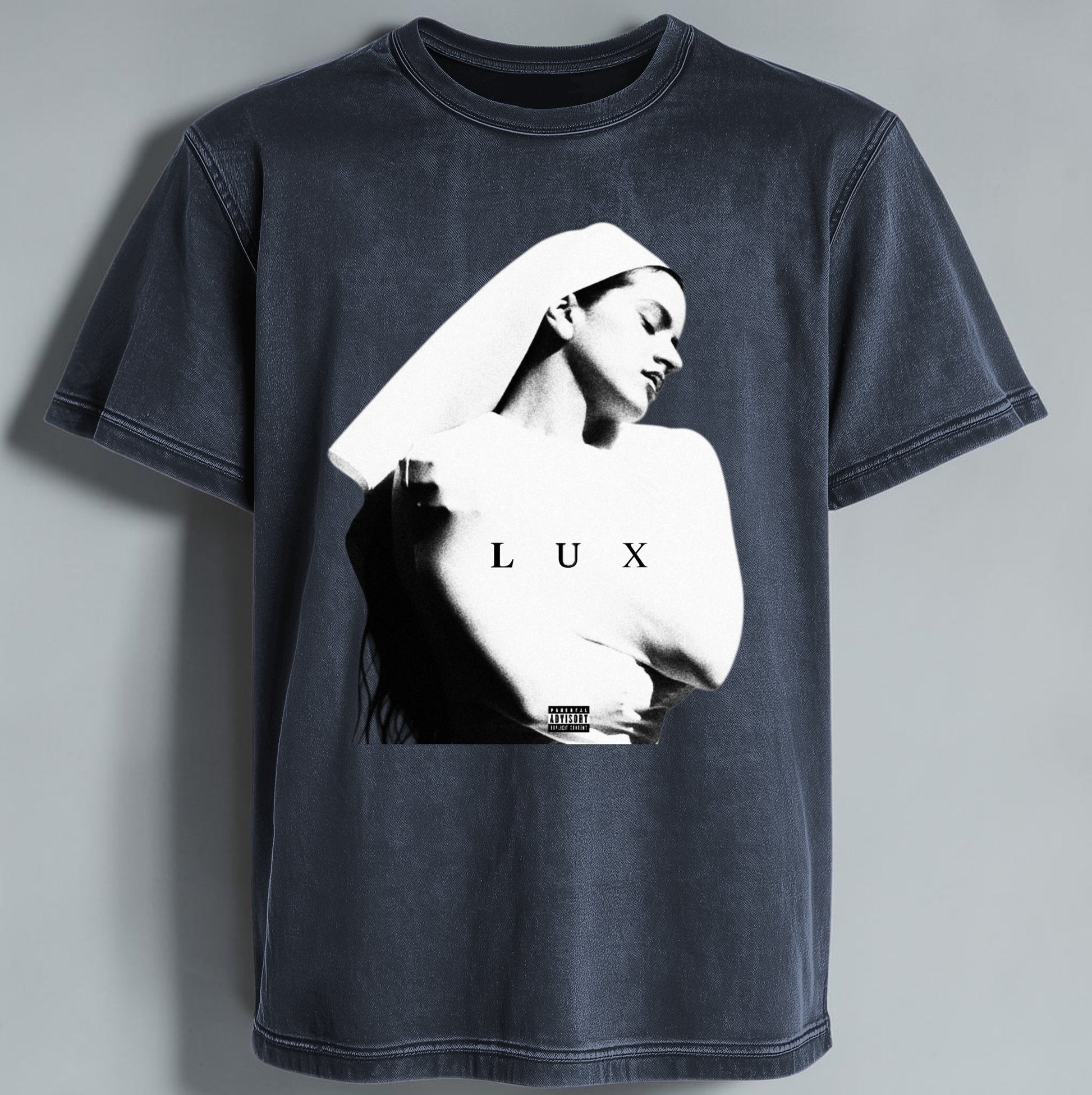 Polera Acid Wash Lux - Rosalía, vista lateral - Oh My Merch Chile