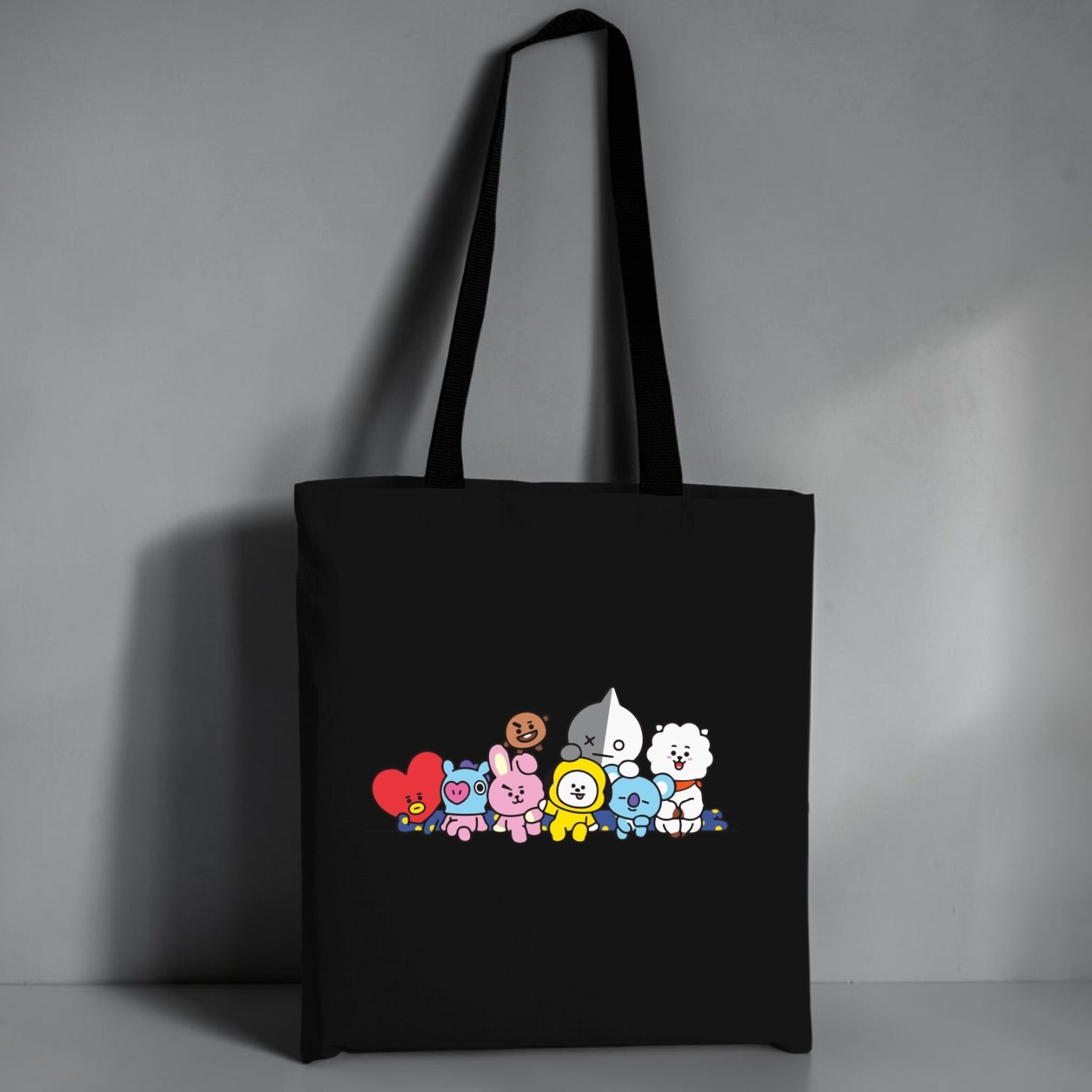 Tote Bag BTS, detalle del estampado - Oh My Merch Chile