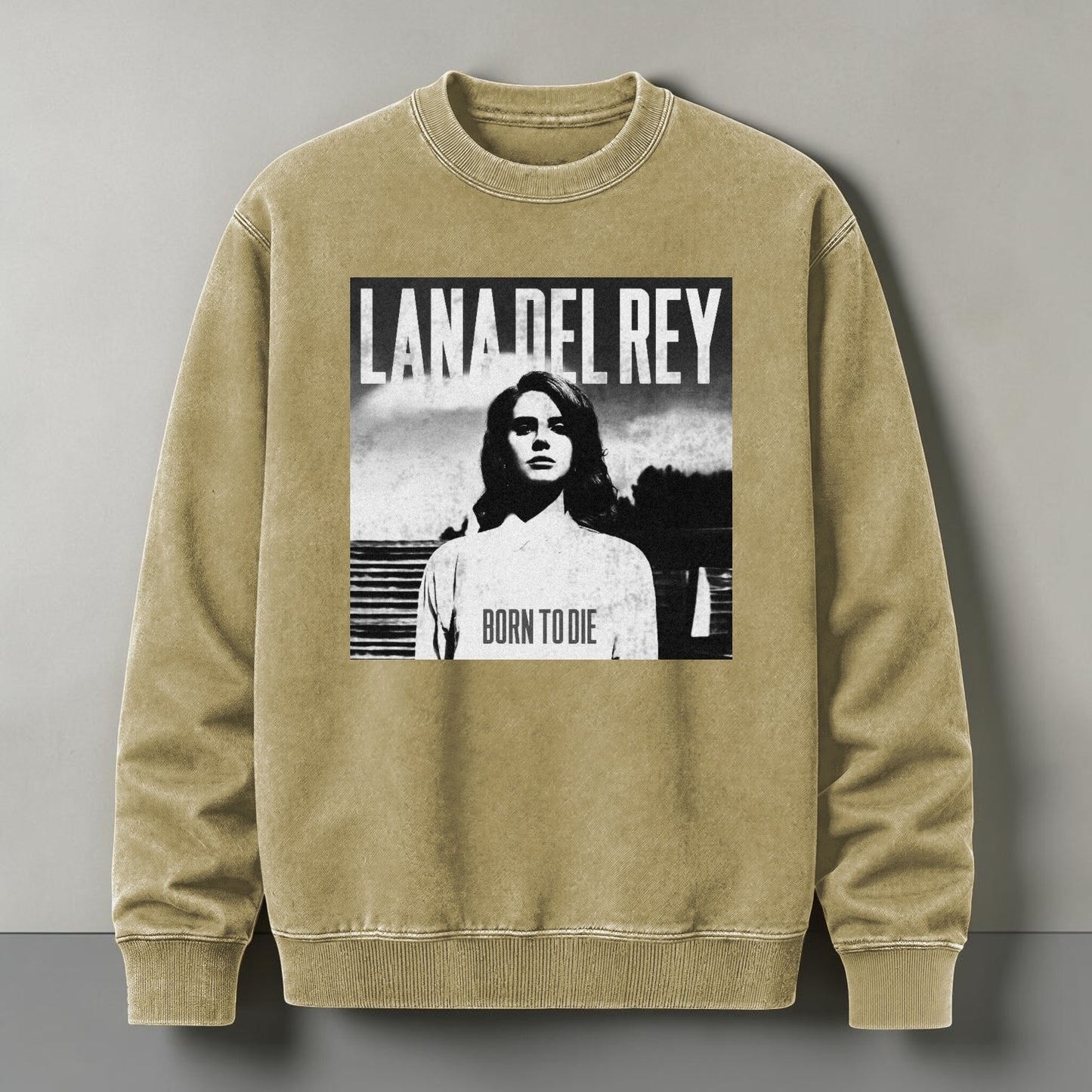 Polerón Polo Acid Wash Born To Die - Lana Del Rey, vista lateral - Oh My Merch Chile