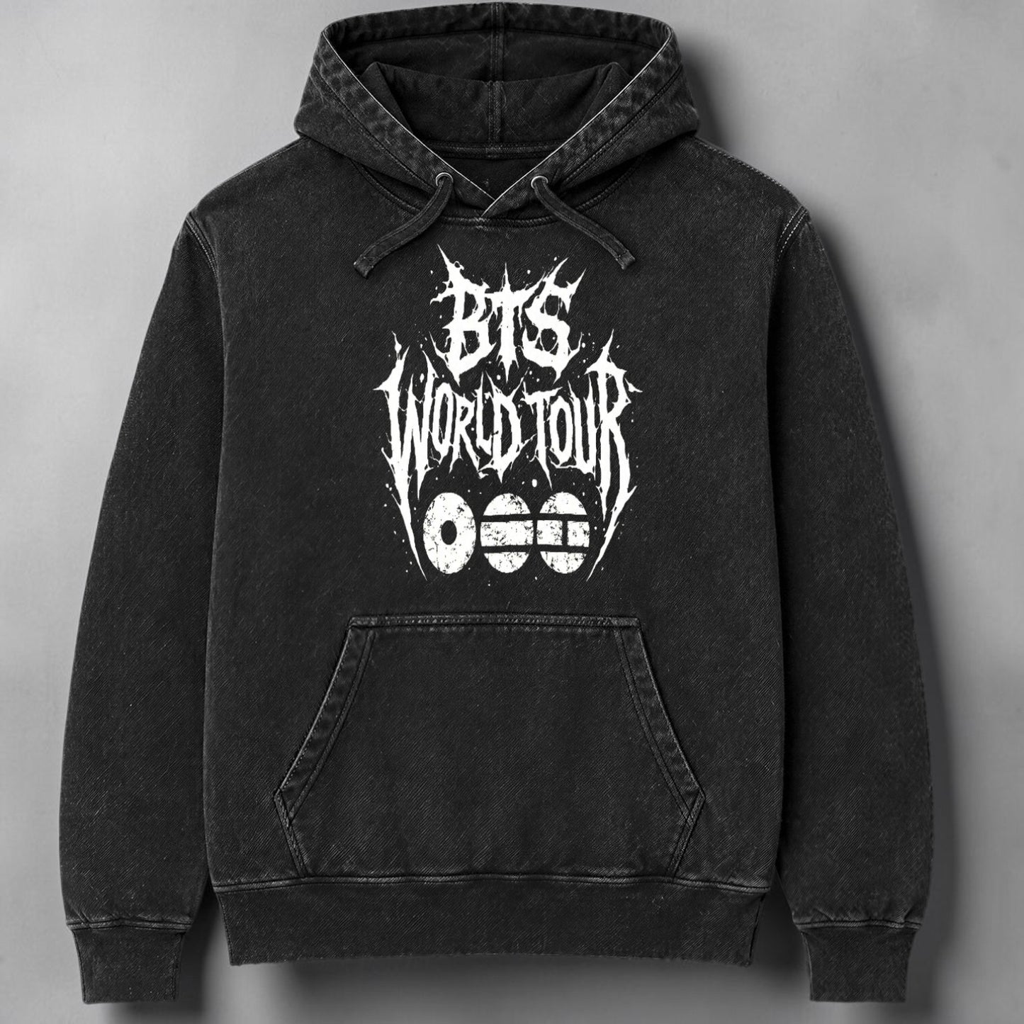 Polerón Canguro Acid Wash BTS World Tour Tribal, vista frontal - Oh My Merch Chile