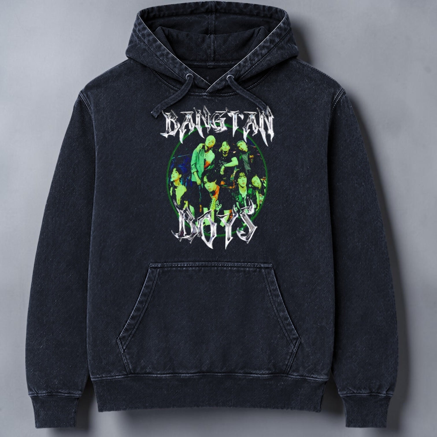 Polerón Canguro Acid Wash BTS Bangtan Boys, detalle del estampado - Oh My Merch Chile