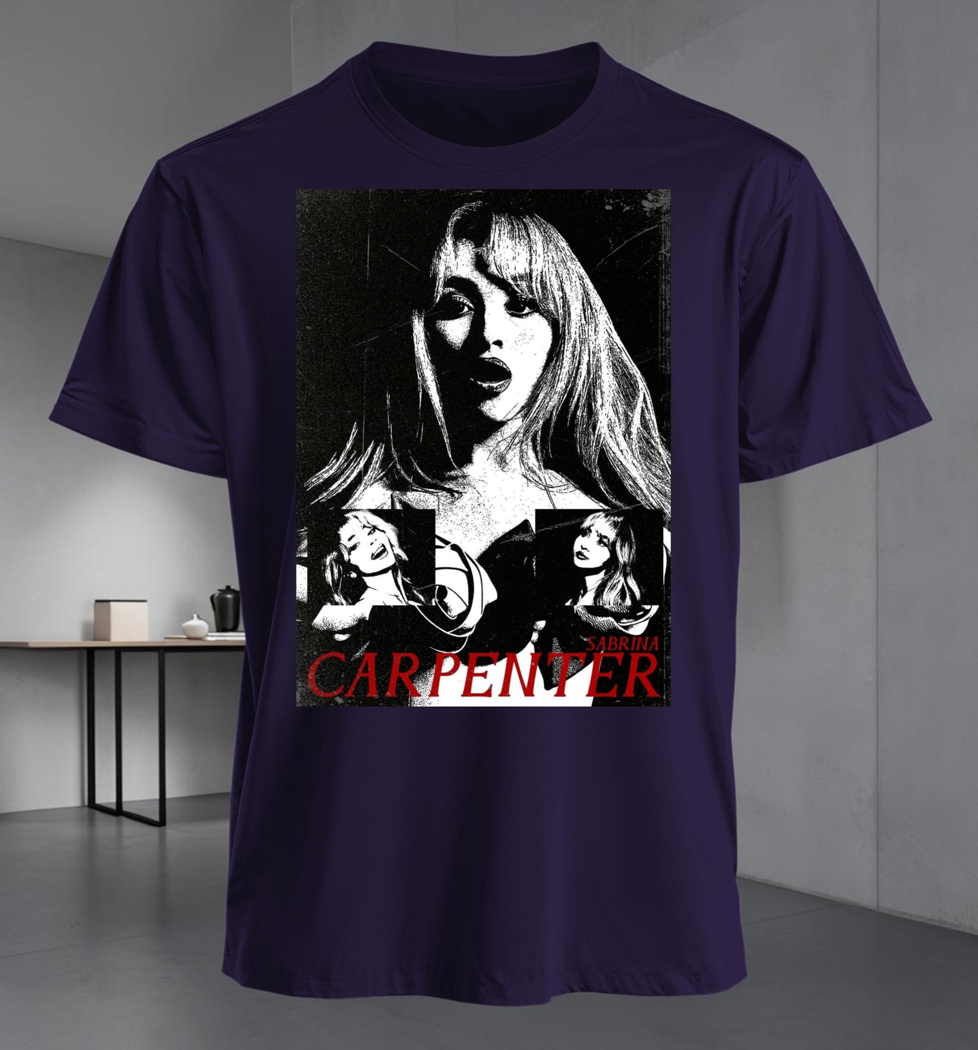 Polera Sabrina Carpenter, detalle del estampado - Oh My Merch Chile